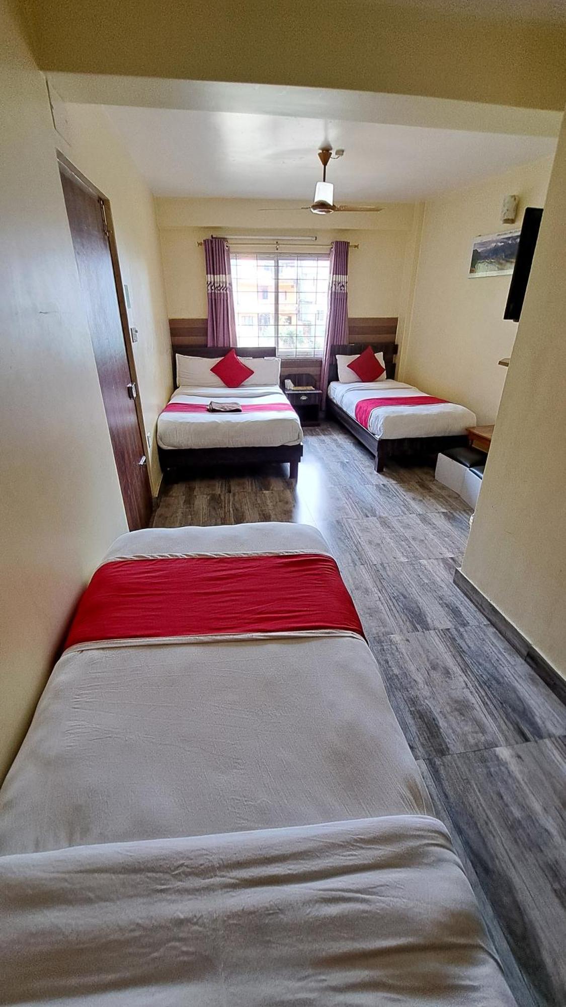 Hotel Elite Pokhara Ngoại thất bức ảnh